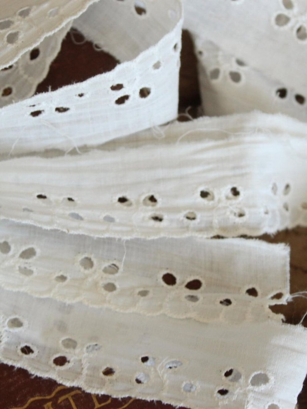 Vintage White Eyelet Lace Trim 1.25", 2 Yards, Scalloped Edge